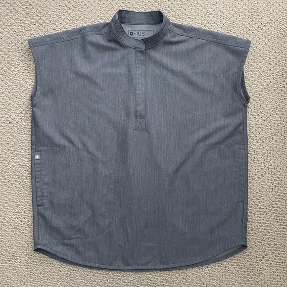 Figs Tops - FIGS Rafaela Oversized Scrub Top Graphite